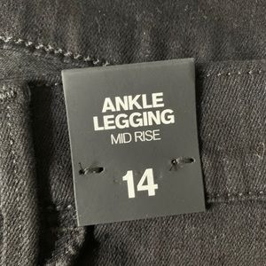 NWT Express Ankle Legging
